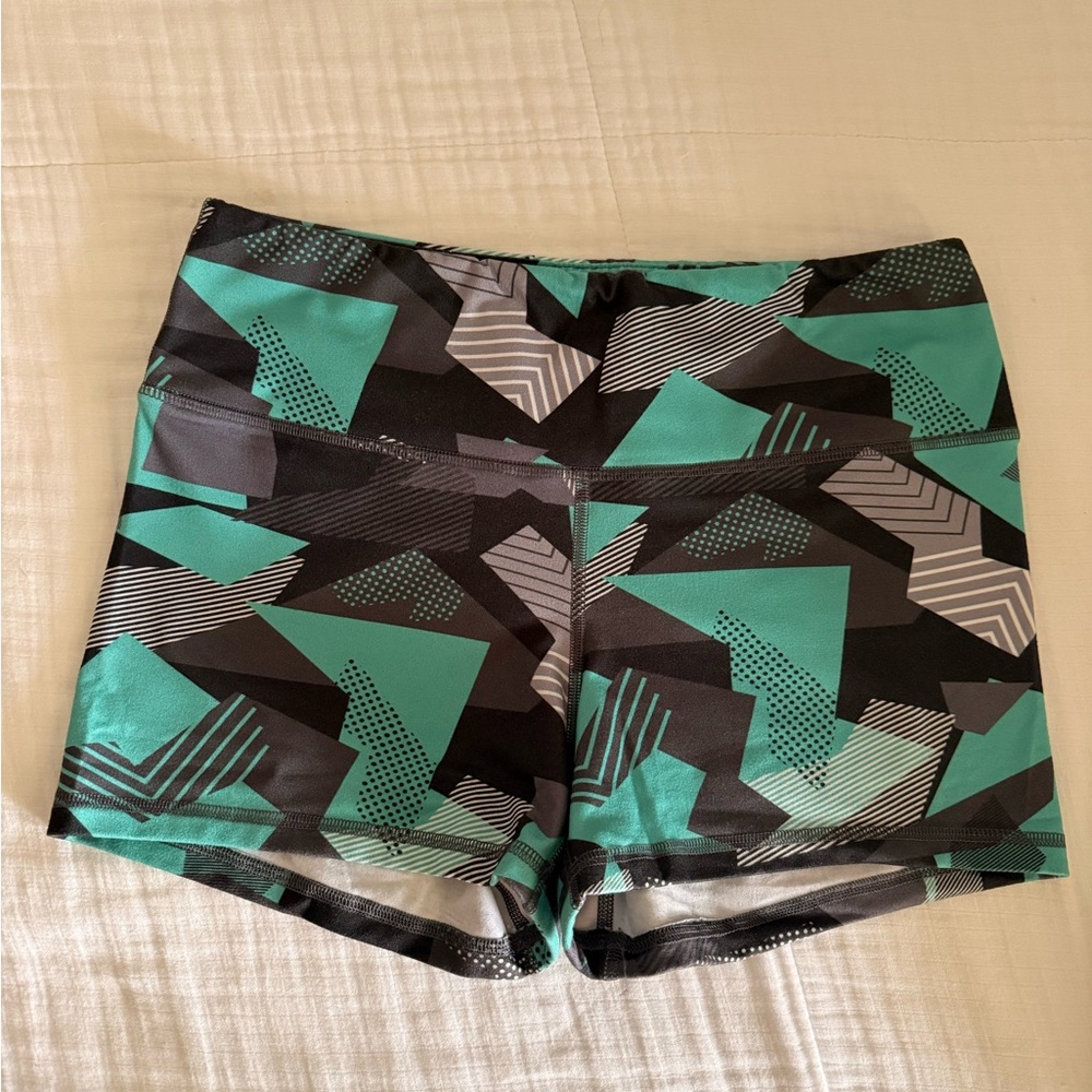 Fleo Black and Green Geometric Shorts